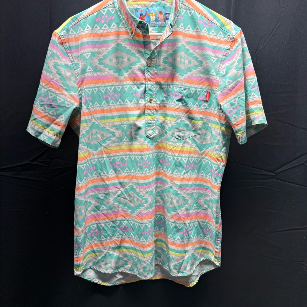 EUC Chubbies "The En Fuego Wild" short sleeve popover shirt sz M (12ai)